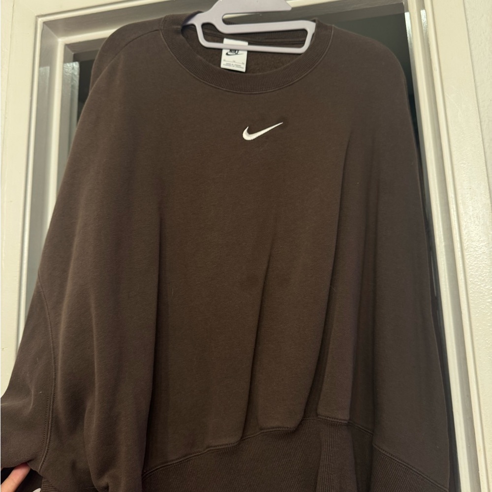 Nike women’s Dark Brown Crewneck Sweater Sz XL
